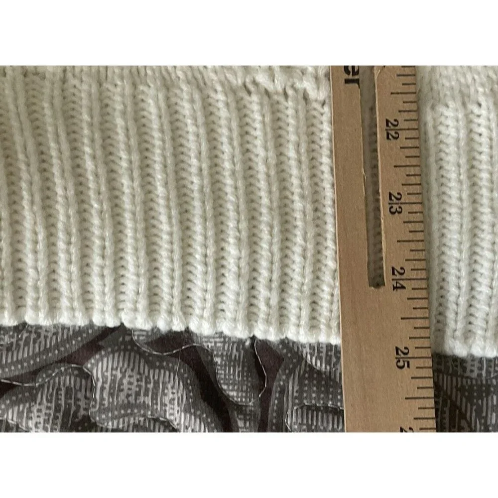 Ultra Flirt XL Woman’s Ivory V-Neck Cable Acrylic‎ Sweater Style RS617401